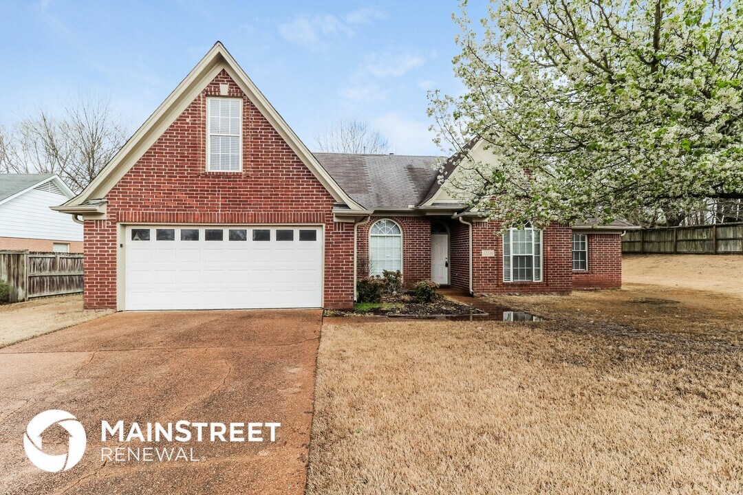 1278 W Sweet Rain Dr in Collierville, TN - Building Photo