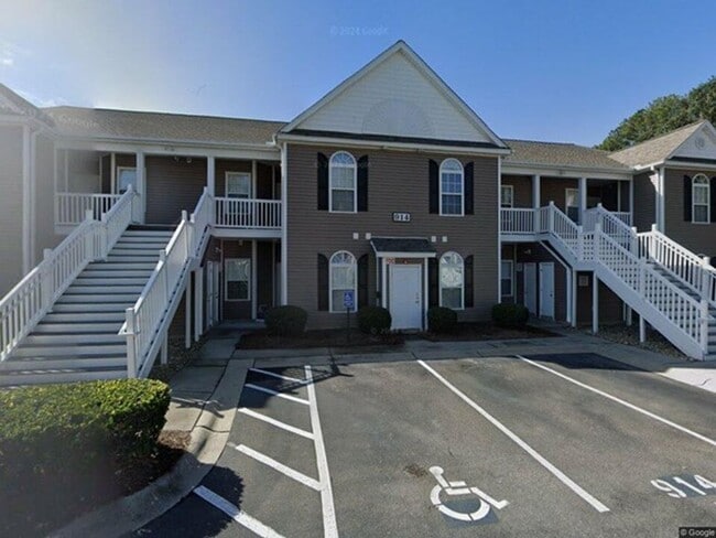 property at 914 Algonquin Dr