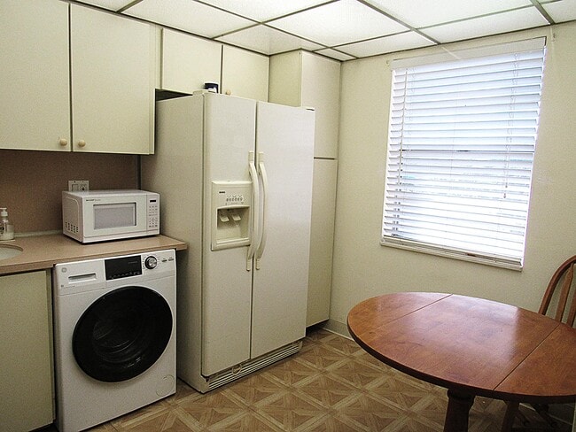 120 Lake Meryl Dr in West Palm Beach, FL - Building Photo - Building Photo