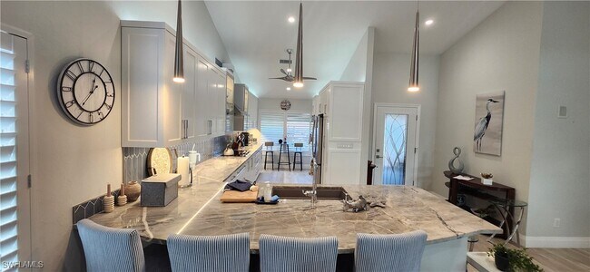 421 Kings Way in Naples, FL - Building Photo - Building Photo