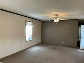 2300 Ward Bend Rd in Sealy, TX - Building Photo - Building Photo