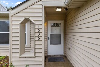 1636 Mill Oak Dr in Virginia Beach, VA - Building Photo - Building Photo