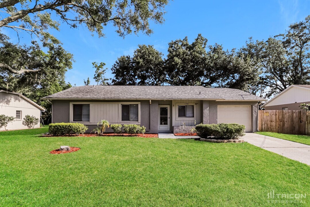 1108 Robin Dr in Plant City, FL - Foto de edificio