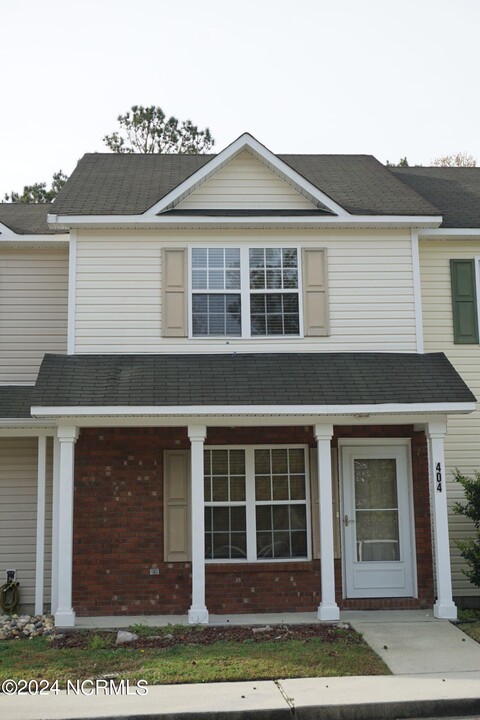 404 Meadowbrook Ln in Jacksonville, NC - Building Photo