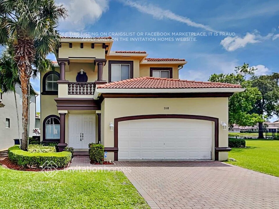 7118 Ivy Crossing Ln in Boynton Beach, FL - Foto de edificio