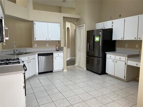 1212 Crimson Clover Ln in Zephyrhills, FL - Building Photo - Building Photo
