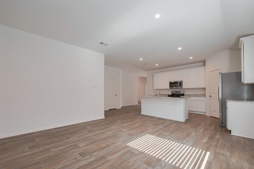 30842 Brightwell Bnd, Unit 140 in Fulshear, TX - Building Photo