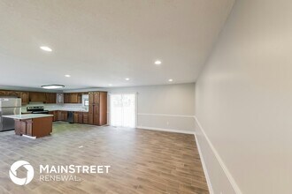 11028 Woodland Dr in Mc Calla, AL - Foto de edificio - Building Photo