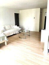 48 Riverview Ct in Secaucus, NJ - Foto de edificio - Building Photo