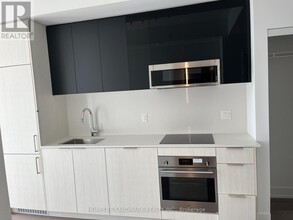 308 Jarvis St in Toronto, ON - Building Photo - Building Photo