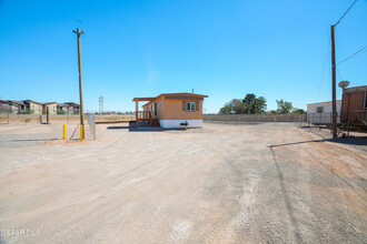 12520 Montana Ave in El Paso, TX - Building Photo - Building Photo