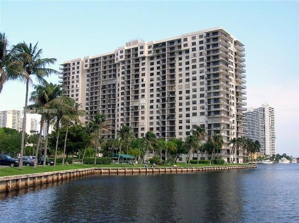 18151 NE 31st Ct, Unit 1904 in Aventura, FL - Building Photo - Building Photo