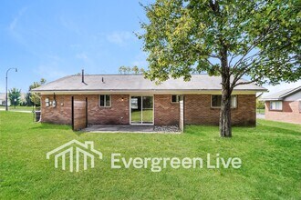 64 Huber Village Blvd in Westerville, OH - Foto de edificio - Building Photo