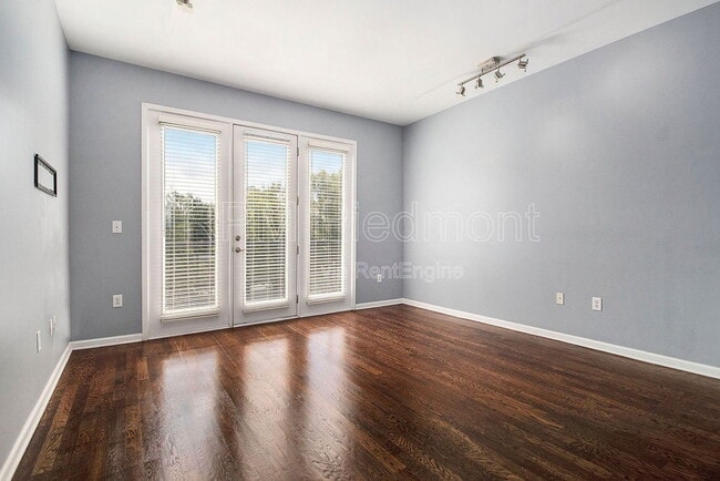 5300 Peachtree Rd in Atlanta, GA - Building Photo - Building Photo