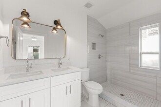 211 37th St S in St. Petersburg, FL - Building Photo - Building Photo