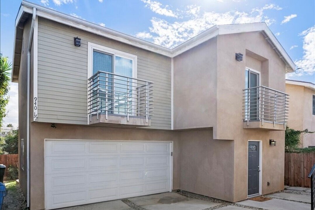 940 Marietta St in Los Angeles, CA - Building Photo