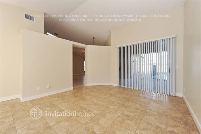 8901 Eastman Dr in Tampa, FL - Building Photo - Building Photo