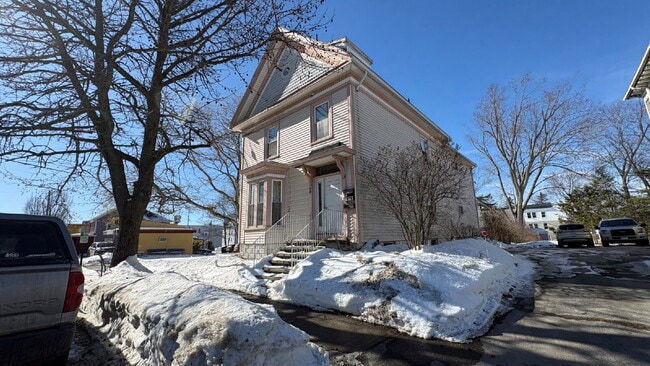 28 Veranda St in Portland, ME - Building Photo - Building Photo