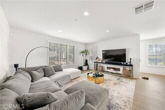 120 Novel in Irvine, CA - Building Photo - Building Photo