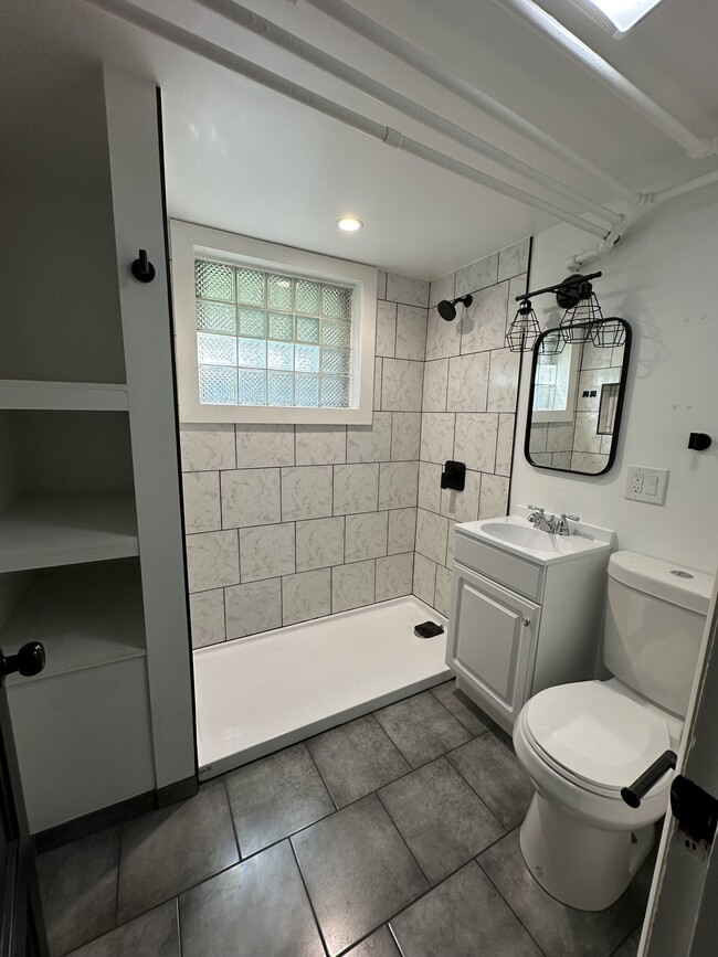 4904 N Austin Ave, Unit Garden Unit in Chicago, IL - Foto de edificio - Building Photo