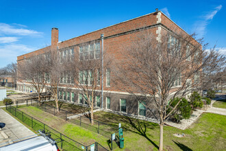 West Campus Lofts in Waco, TX - Foto de edificio - Building Photo