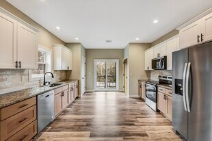 702 E Elm St in Scranton, PA - Building Photo