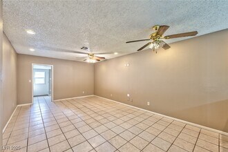 506 Holick Ave in Henderson, NV - Building Photo - Building Photo