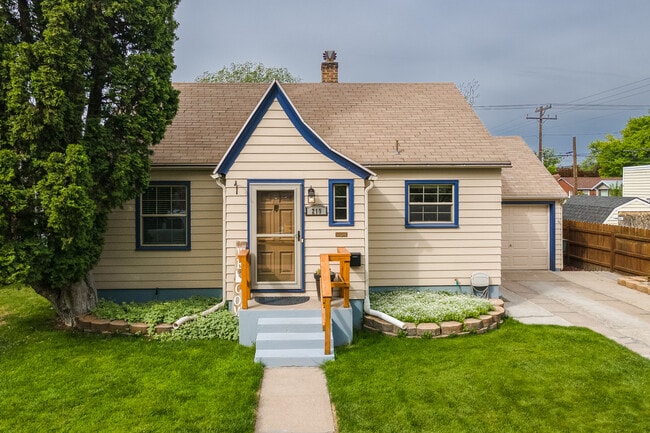 property at 219 S 10th Ave