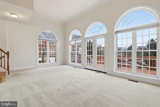 21770 Ladyslipper Sq in Ashburn, VA - Building Photo - Building Photo