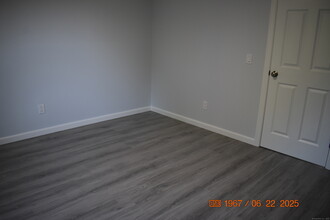 43 Highland Ave in Beacon Falls, CT - Foto de edificio - Building Photo