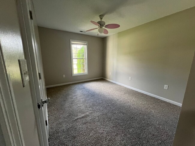 114 Gregory Dr in Jacksonville, NC - Building Photo - Building Photo