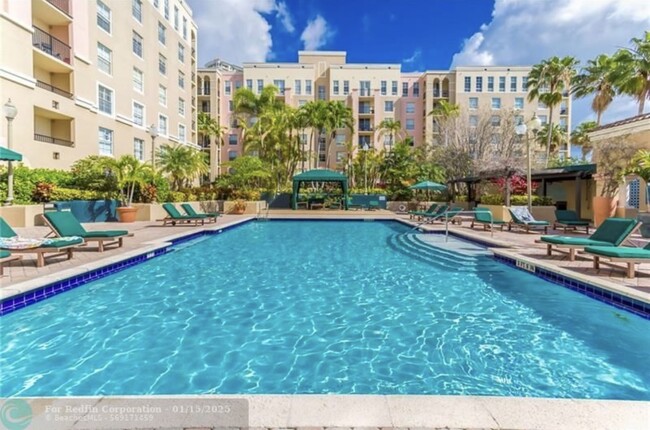 520 SE 5th Ave, Unit 2212 in Fort Lauderdale, FL - Foto de edificio - Building Photo