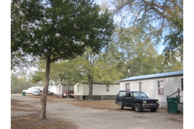 1261 Plum Cir in Chipley, FL - Foto de edificio - Building Photo