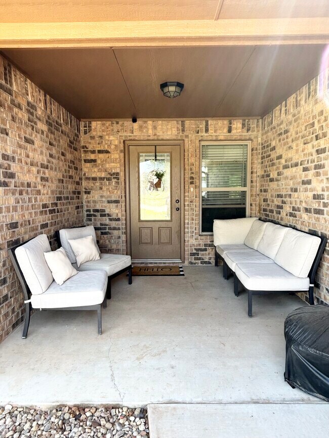 30 NE Summerwood Dr in Elgin, OK - Building Photo - Building Photo