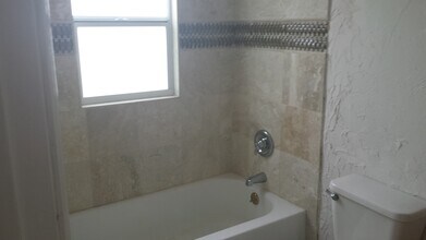1816 5th St, Unit 1816 in Sarasota, FL - Foto de edificio - Building Photo