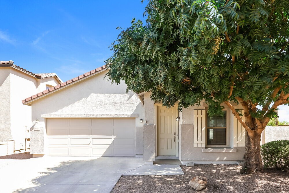 1352 E Clifton Ave in Gilbert, AZ - Building Photo