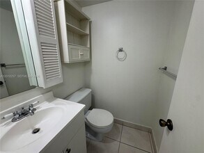 7725 SW 86th St in Miami, FL - Building Photo - Building Photo