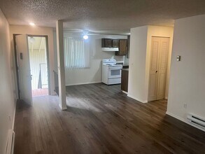 3404 SW Beaverton Hillsdale Hwy in Portland, OR - Building Photo - Building Photo