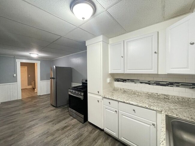 71 Vine St in Nashua, NH - Building Photo - Building Photo
