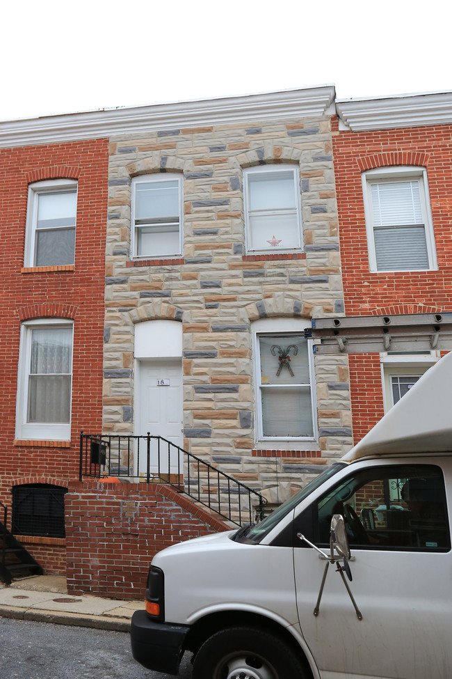 18 N Port St in Baltimore, MD - Building Photo - Building Photo