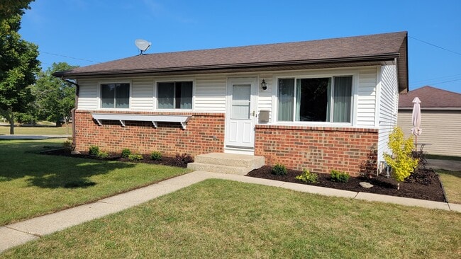 6305 49th Ave in Kenosha, WI - Foto de edificio - Building Photo