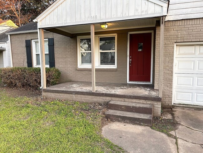 2540 E 1st St in Tulsa, OK - Foto de edificio - Building Photo