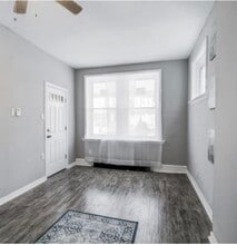 5028 N 10th St, Unit #2 in Philadelphia, PA - Building Photo - Building Photo