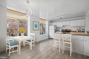 642 15th St S in Arlington, VA - Building Photo