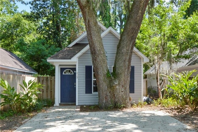 property at 413 Palmetto St