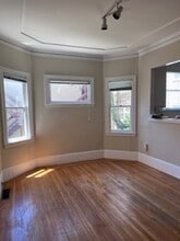 476 Weldon Ave, Unit #2 in Oakland, CA - Foto de edificio - Building Photo