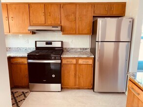 9 Pine Orchard Rd in Branford, CT - Building Photo - Building Photo