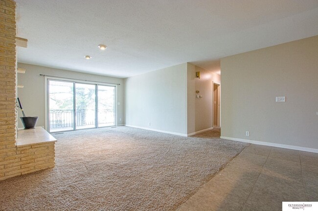 11806 William St