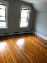 27 Lloyd Rd in Watertown, MA - Building Photo - Building Photo