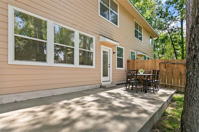 property at 10 Scenic Brook Ct